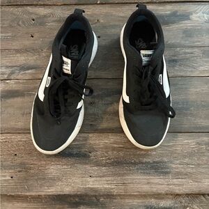 Vans Men's Black and White UltraRange